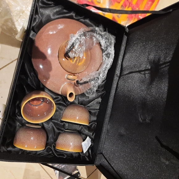 🎁💕 NIP 9PC AUTHENTIC BOMBAY & CO TEAPOT 🫖 CUPS ☕️ HANDLE EXOTIC GIFT CASE 🐉 - Picture 1 of 8